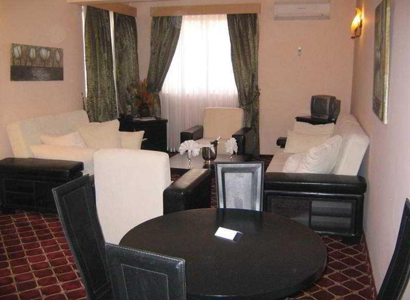 Life Hotel Kerýnia Eksteriør bilde