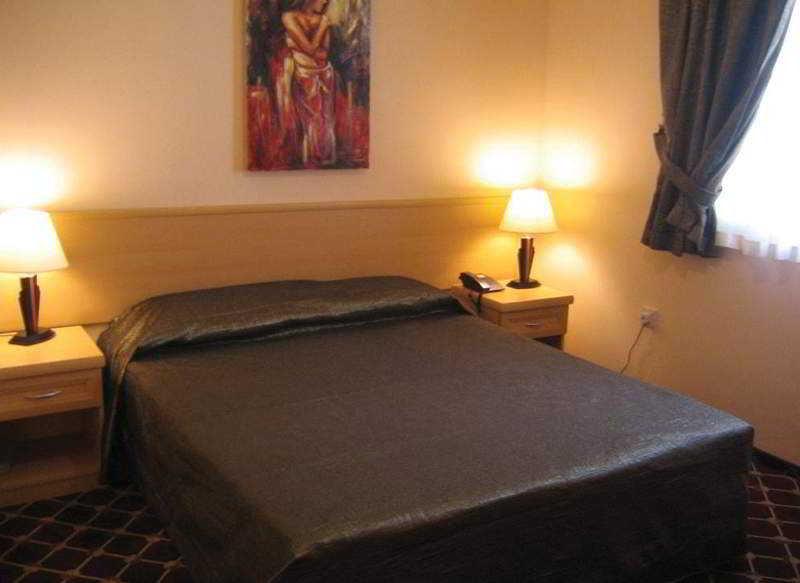 Life Hotel Kerýnia Eksteriør bilde